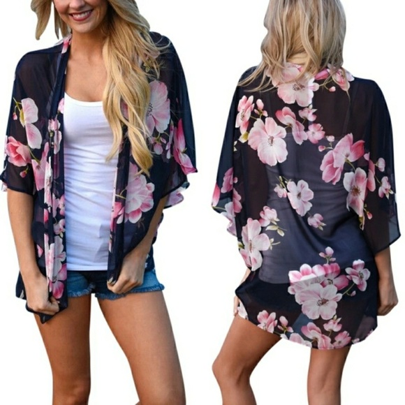 Tops - Floral print cardigan